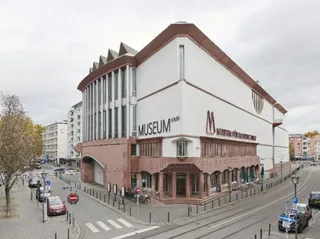 MUSEUM MMK – MUSEUM MMK FÜR MODERNE KUNST